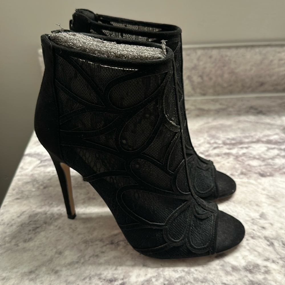 Black Lace Aldo Heels size 6.5
